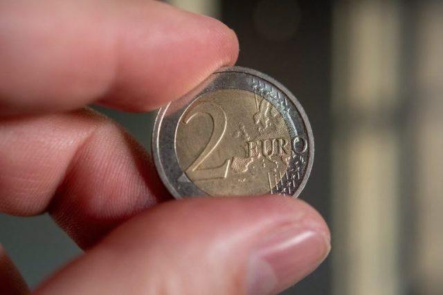 De berömda 2-euromynten ”med S” går åt som smör i solsken på auktioner, 115 000 € när klubban faller