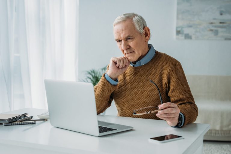 Personer över 60 år kan få barnpension om de uppfyller detta krav