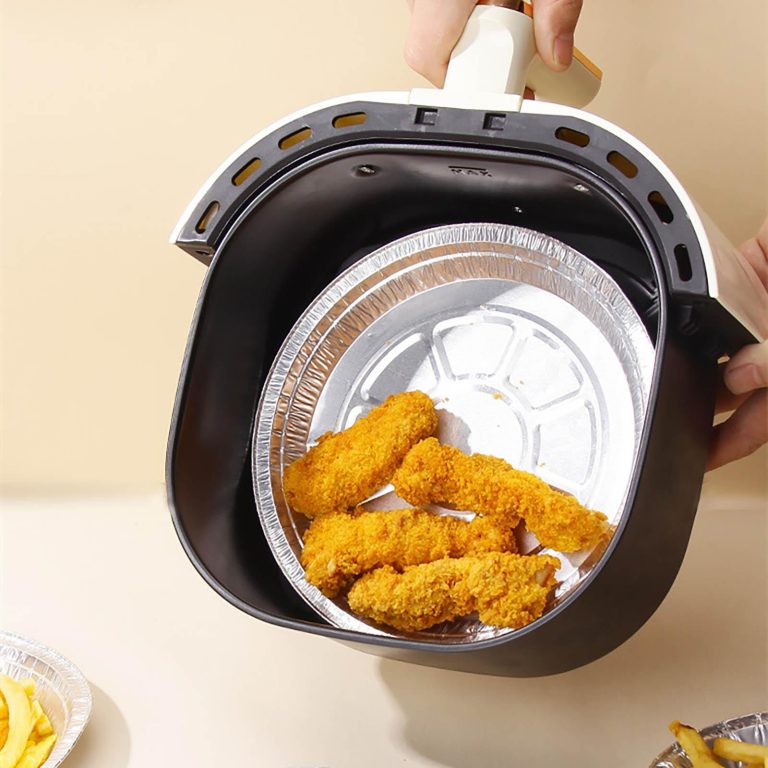 Kan man lägga aluminiumfolie i en luftfritös?